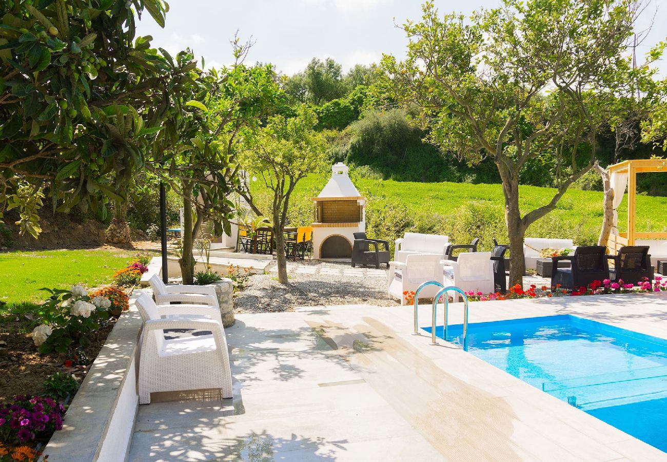 Villa in Asteri village - 10 bedroom complex, with private pool, BBQ & ping pong!! 