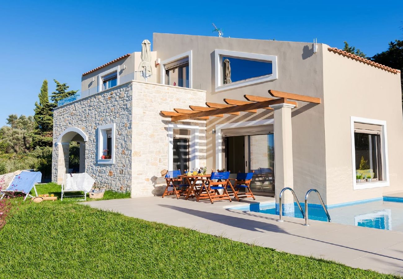 Villa in Margarites -  3bedroom villa, pool, BBQ & stunning views! 