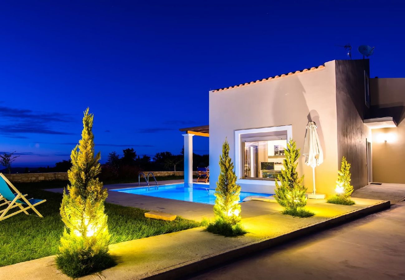 Villa in Margarites -  3bedroom villa, pool, BBQ & stunning views! 