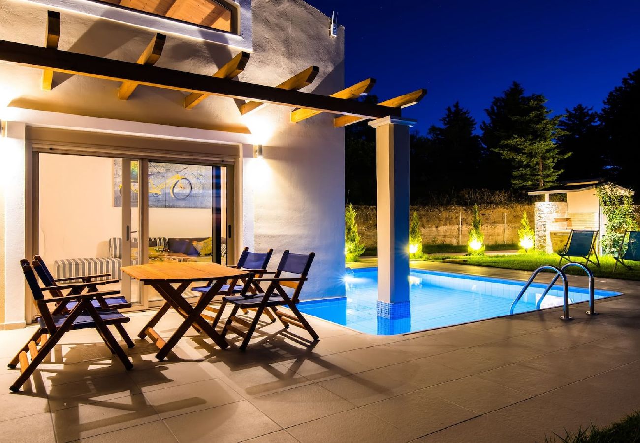 Villa in Margarites -  3bedroom villa, pool, BBQ & stunning views! 