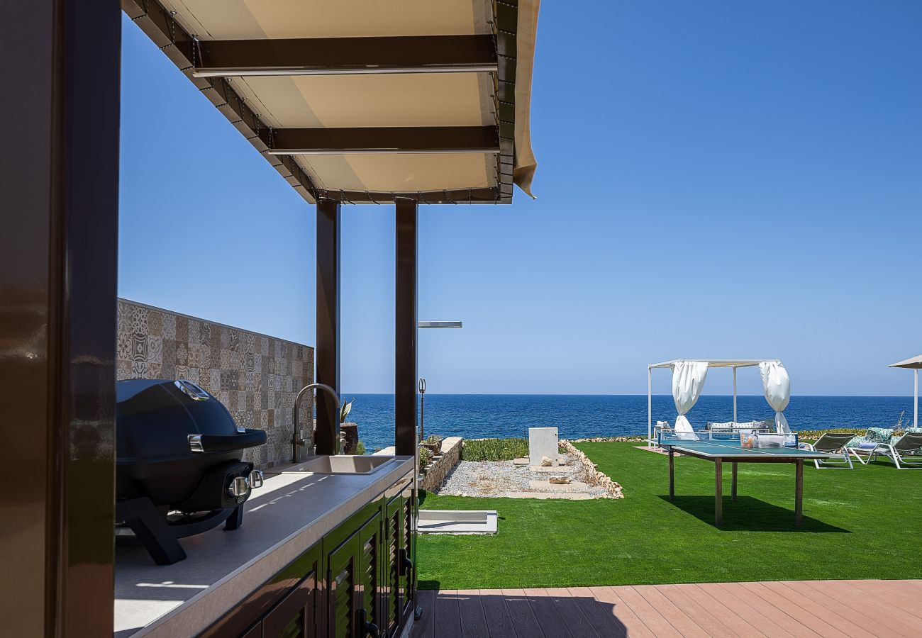 Apartment in Rethymno - Beachfront Studio with, everything in walking distance!