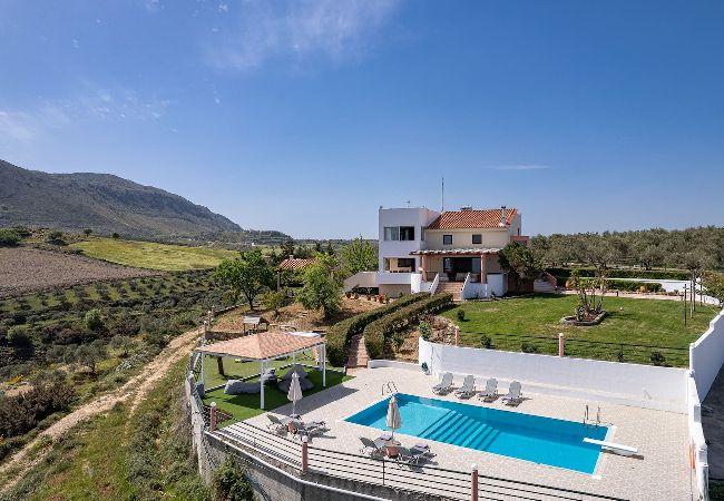 Villa in Tria Monastiria - Superb villa,with amazing seaviews ,10min to town! 