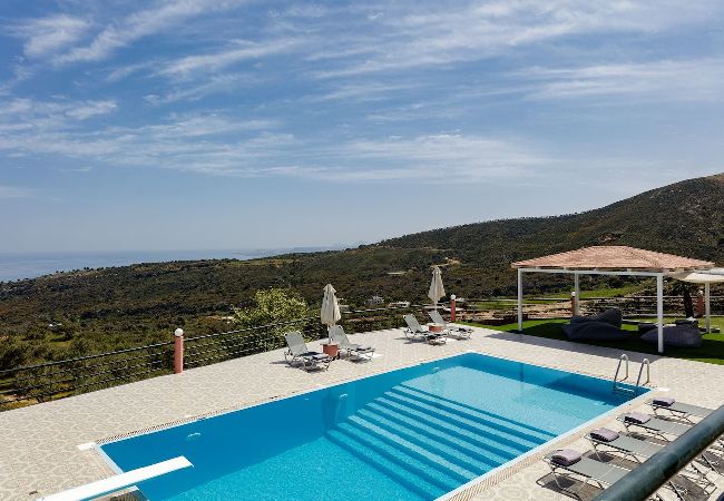 Villa in Tria Monastiria - Superb villa,with amazing seaviews ,10min to town! 