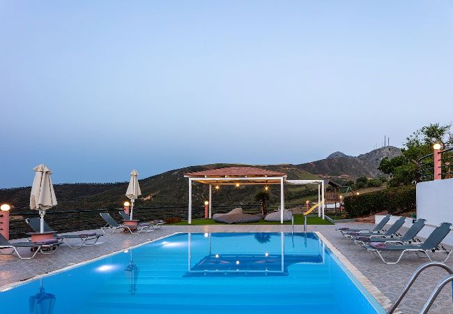 Villa in Tria Monastiria - Superb villa,with amazing seaviews ,10min to town! 