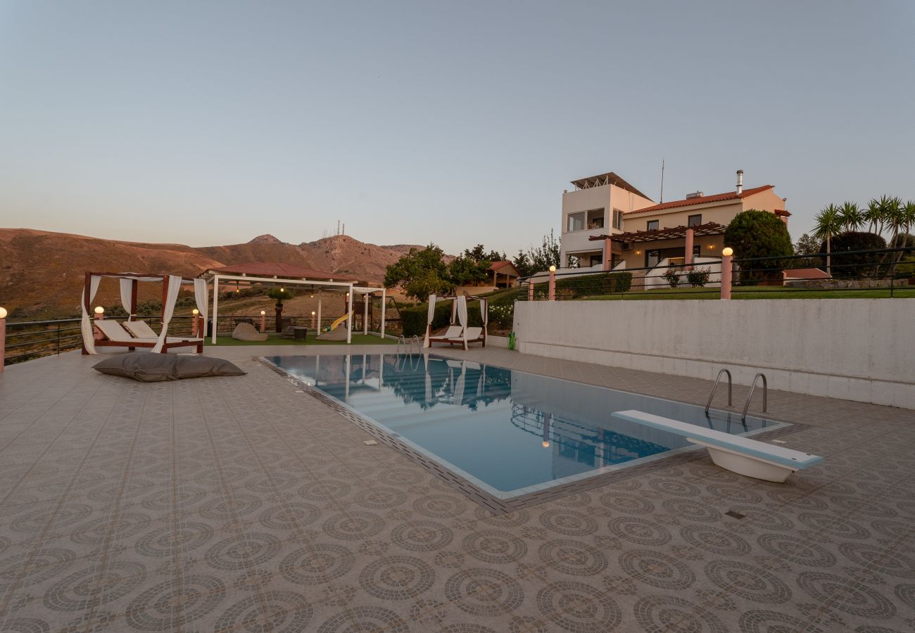 Villa in Tria Monastiria - Superb villa,with amazing seaviews ,10min to town! 