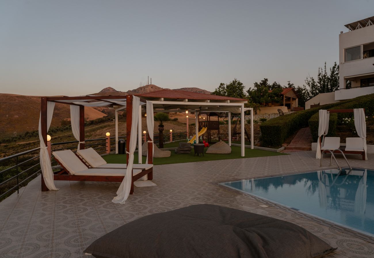 Villa in Tria Monastiria - Superb villa,with amazing seaviews ,10min to town! 