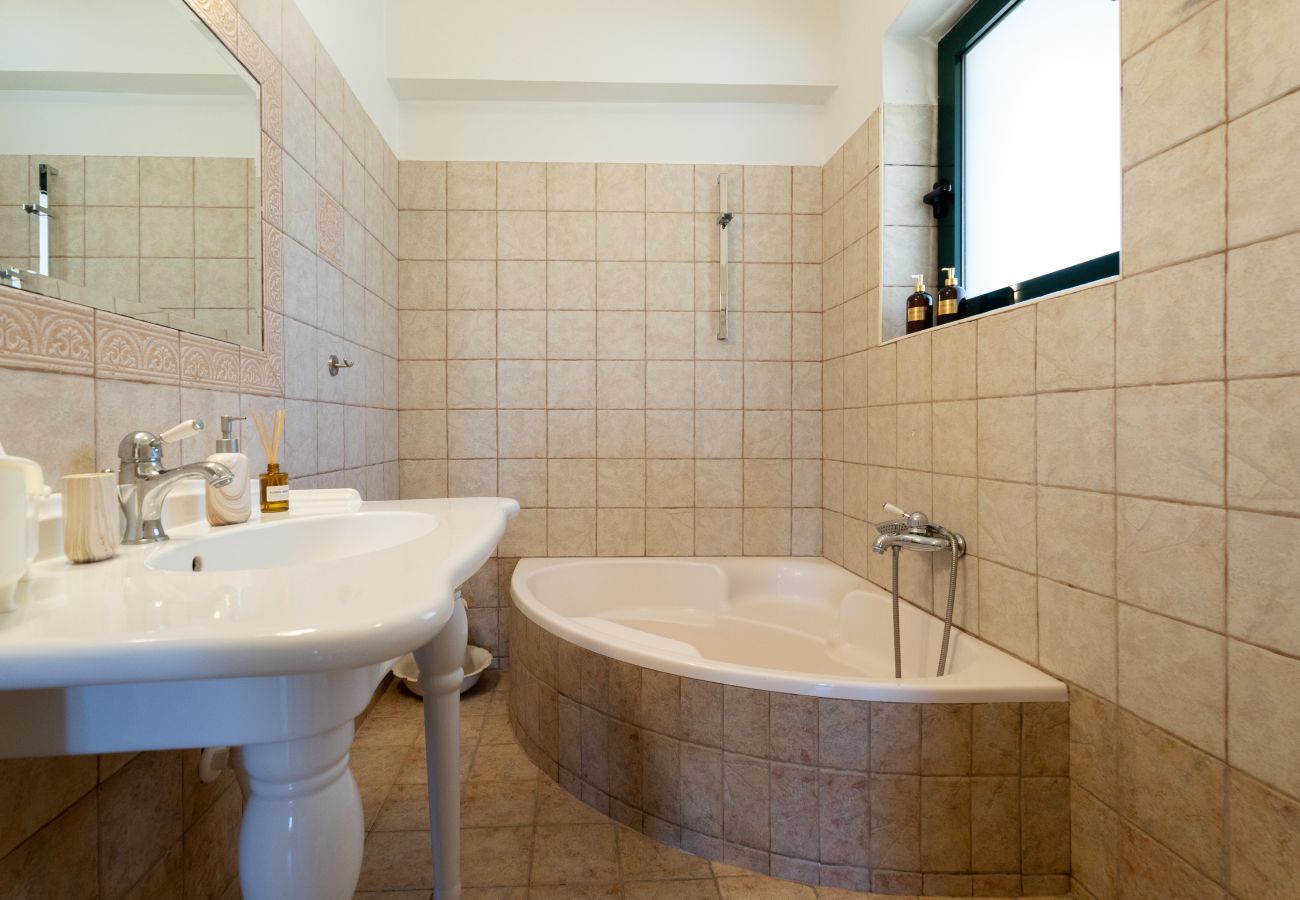 Villa in Tria Monastiria - Superb villa,with amazing seaviews ,10min to town! 
