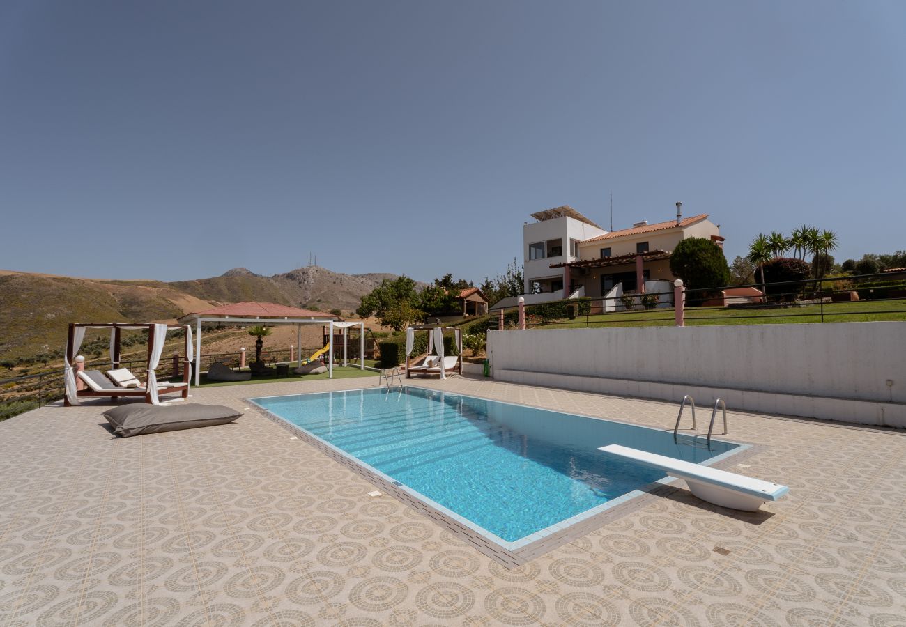 Villa in Tria Monastiria - Superb villa,with amazing seaviews ,10min to town! 