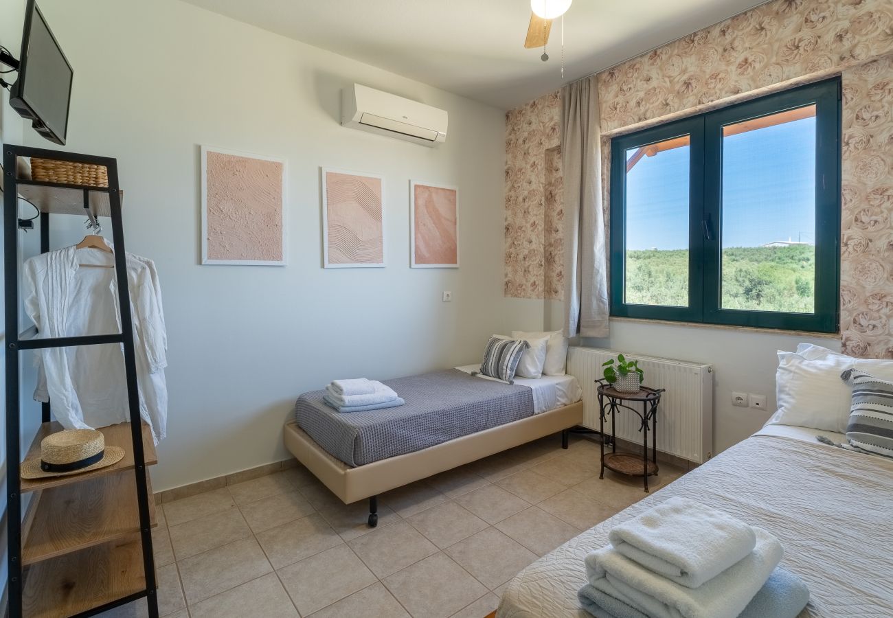 Villa in Tria Monastiria - Superb villa,with amazing seaviews ,10min to town! 