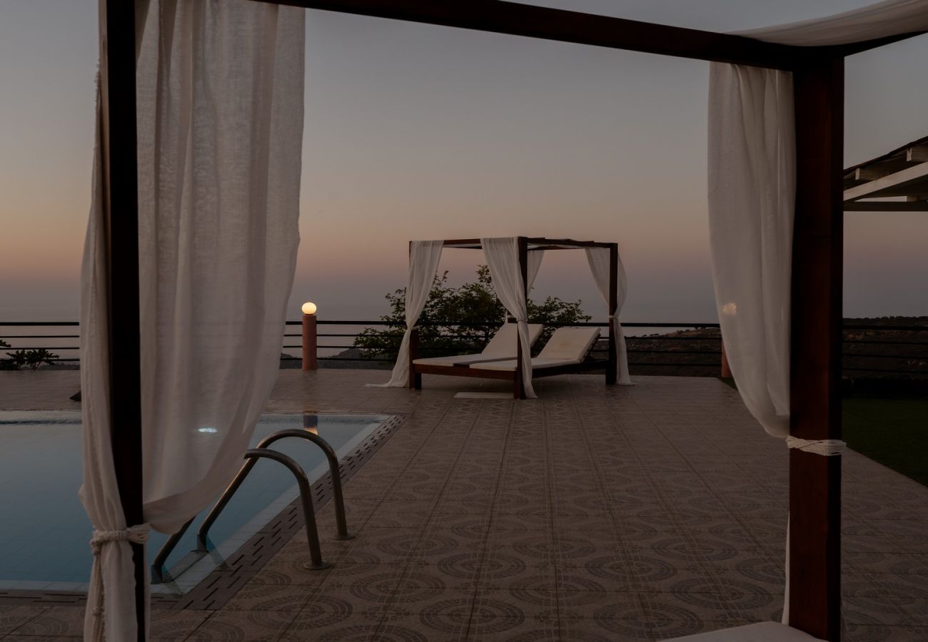 Villa in Tria Monastiria - Superb villa,with amazing seaviews ,10min to town! 