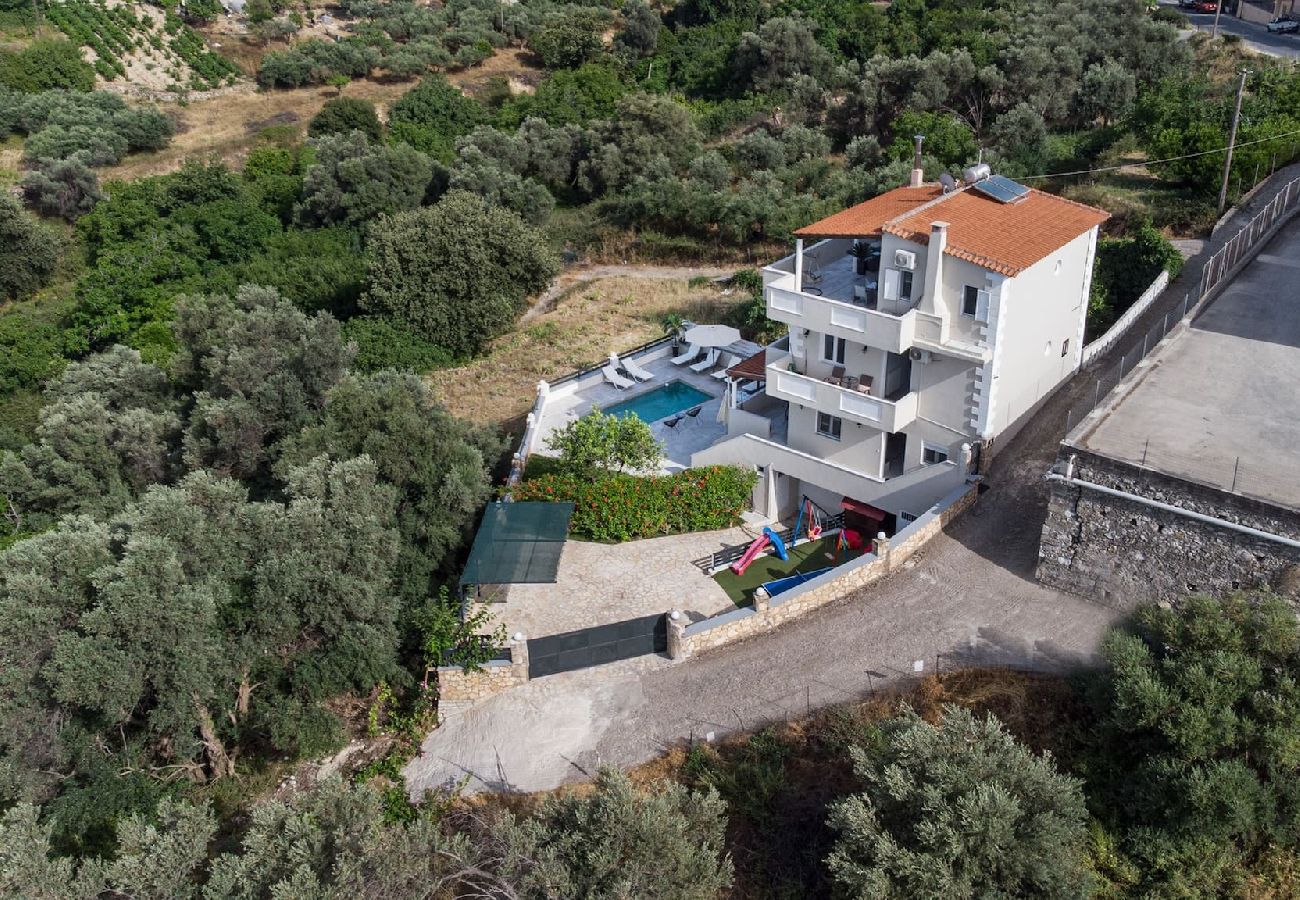 Villa in Kirianna - Fully rennovated 4bedr villa,a luxury retreat!