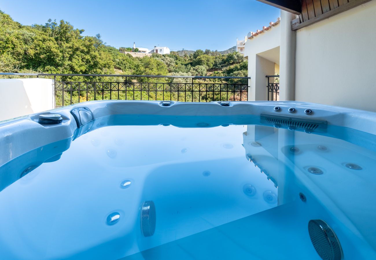 Villa in Roussospiti - Charmful villa, stunning views,pool, hot tub & BBQ 