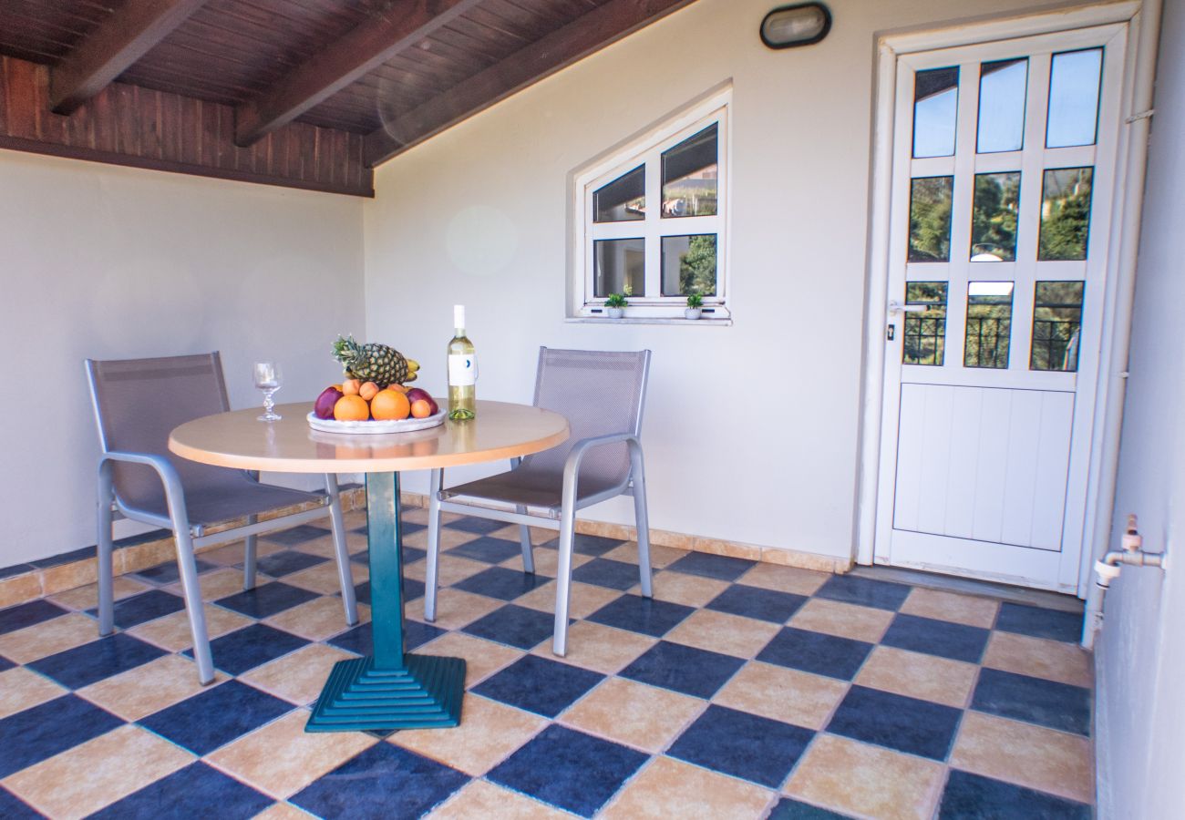 Villa in Roussospiti - Charmful villa, stunning views,pool, hot tub & BBQ 