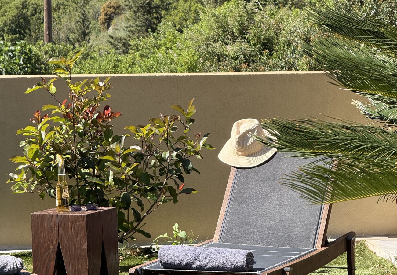 Villa in Roussospiti - Charmful villa, stunning views,pool, hot tub & BBQ 