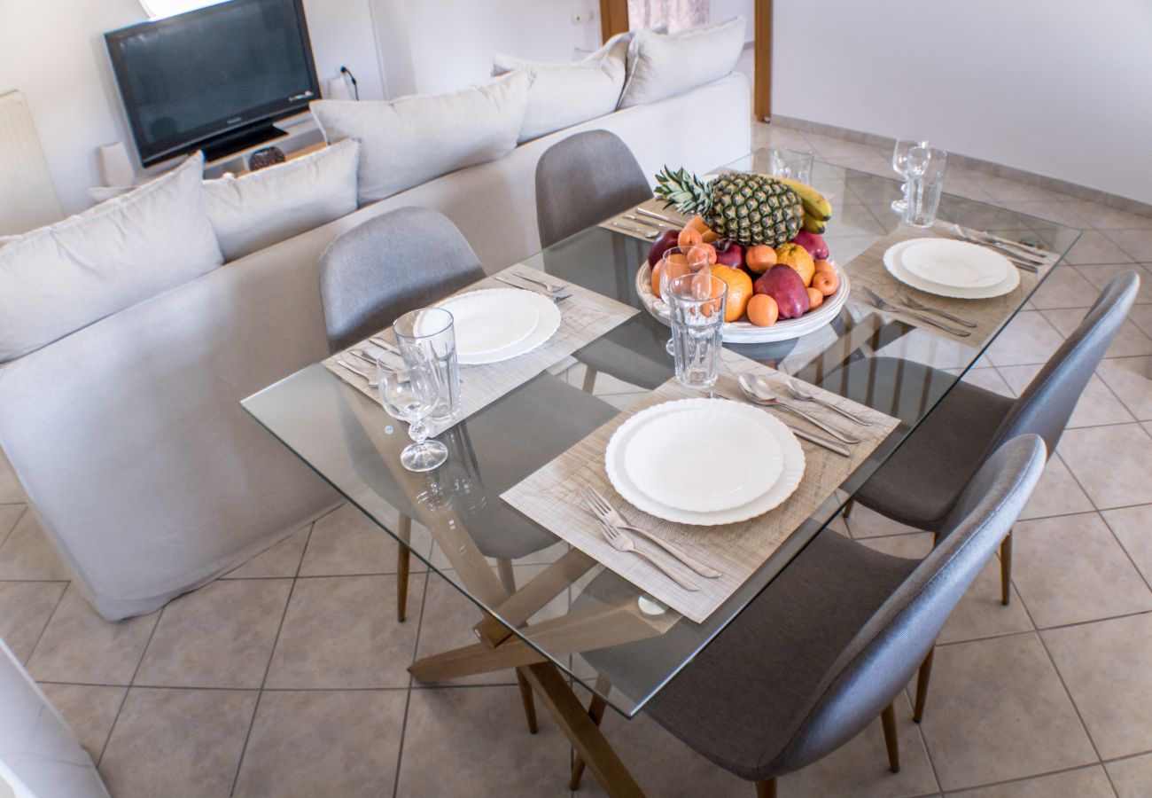 Villa in Roussospiti - Charmful villa, stunning views,pool, hot tub & BBQ 