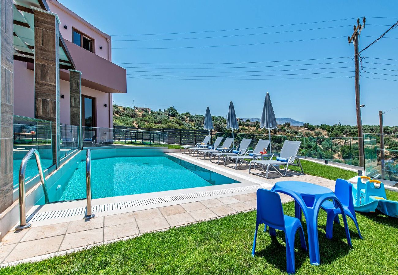 Villa in Maroulas - Villa Anthi, with salted water pool,jacuzzi, BBQ!