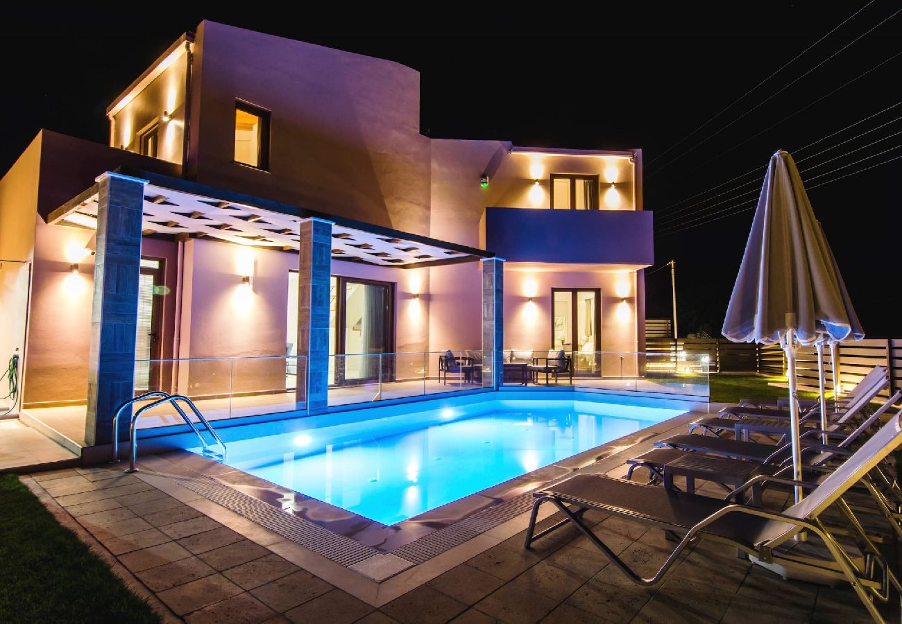 Villa in Maroulas - Villa Anthi, with salted water pool,jacuzzi, BBQ!