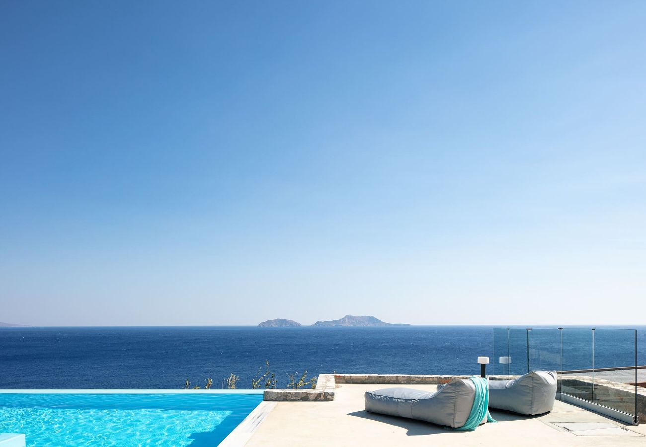 Villa in Rethymno - Seafront elegant villa,infinity pool &devine views