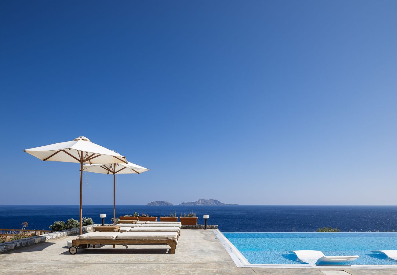 Villa in Rethymno - Seafront elegant villa,infinity pool &devine views