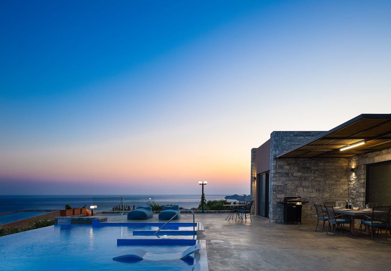 Villa in Rethymno - Seafront elegant villa,infinity pool &devine views