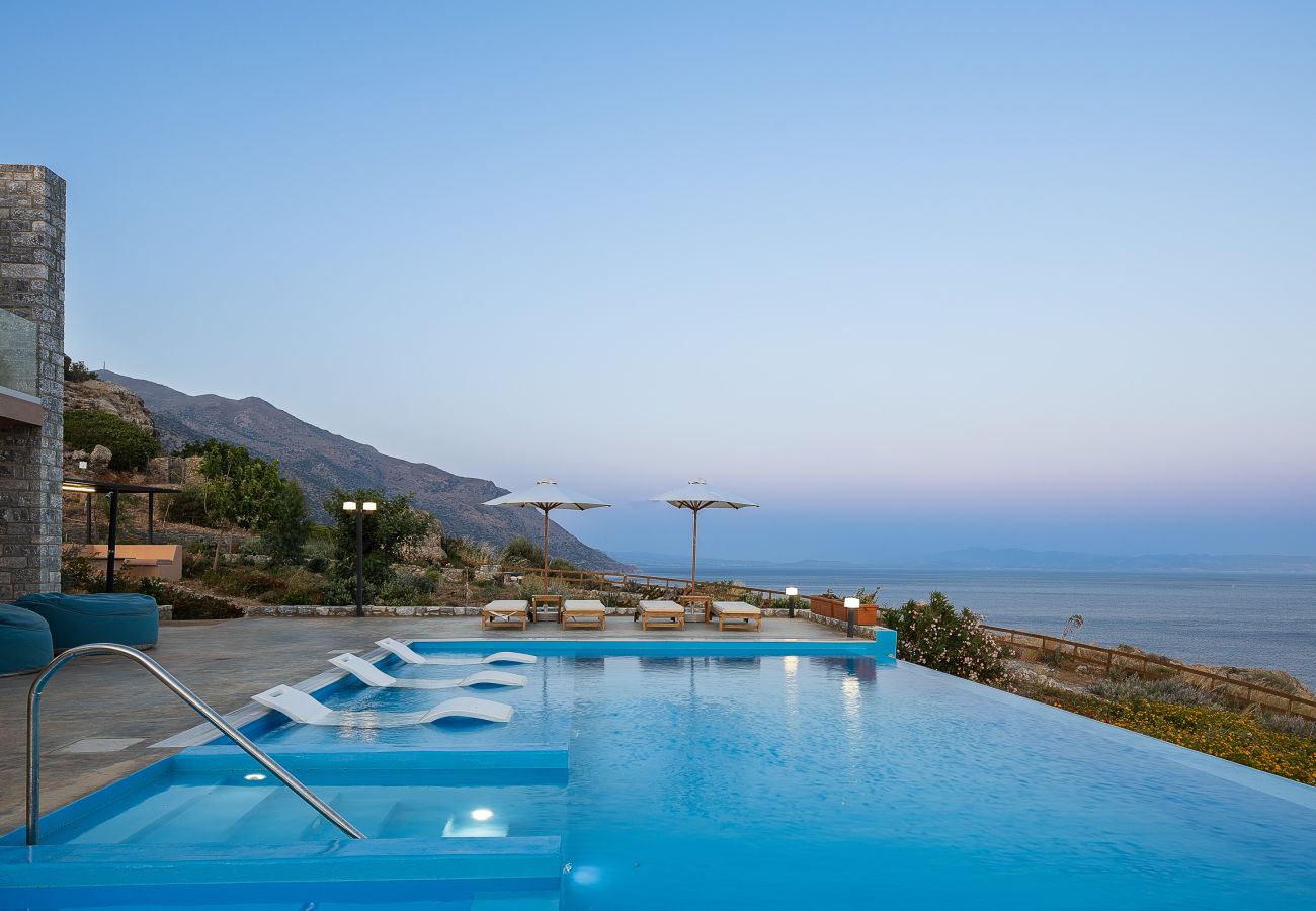 Villa in Rethymno - Seafront elegant villa,infinity pool &devine views