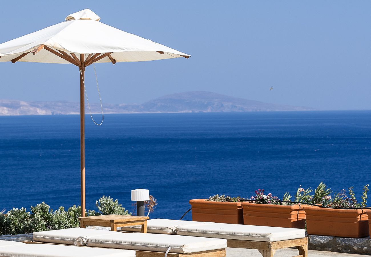 Villa in Rethymno - Seafront elegant villa,infinity pool &devine views