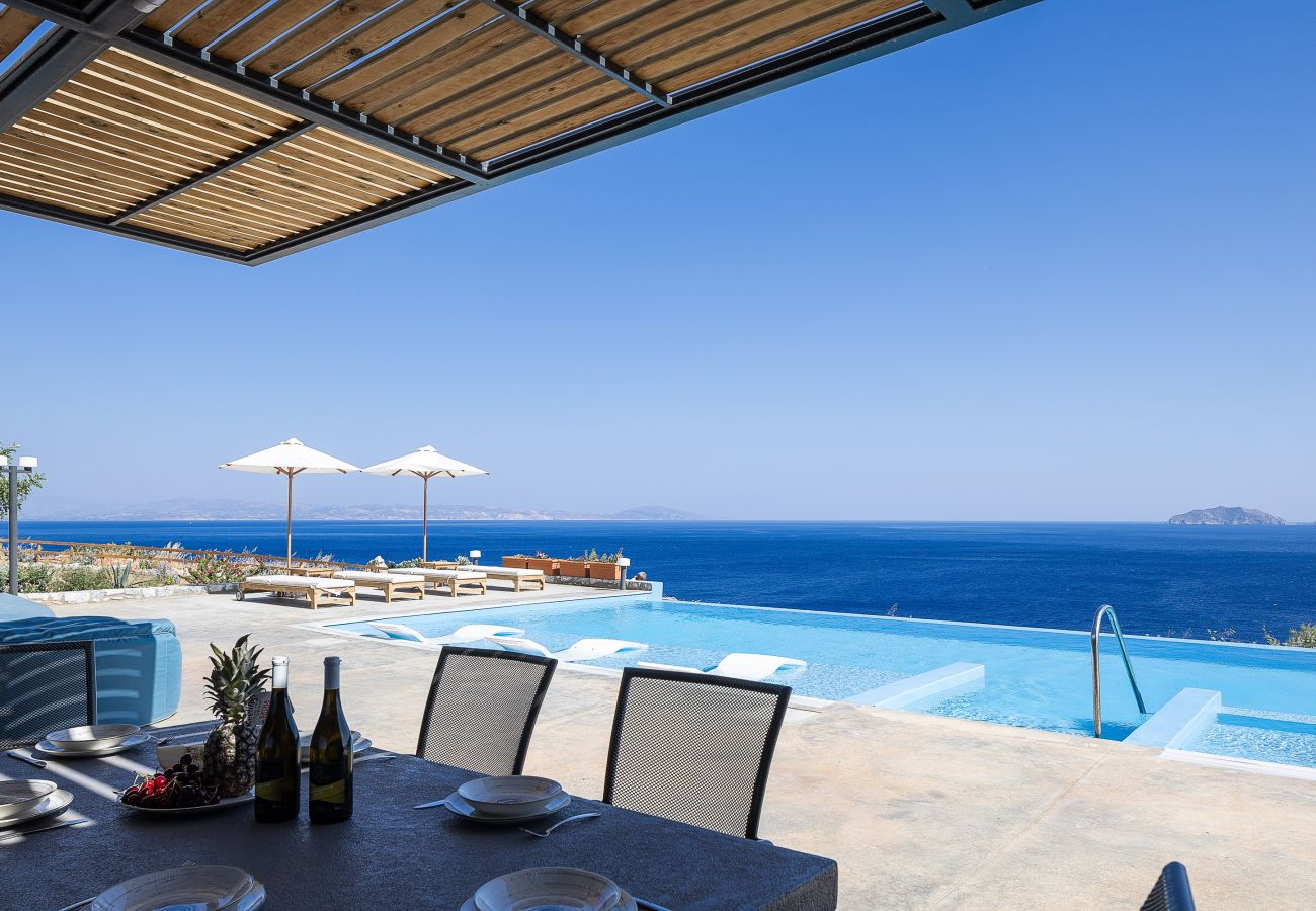 Villa in Rethymno - Seafront elegant villa,infinity pool &devine views