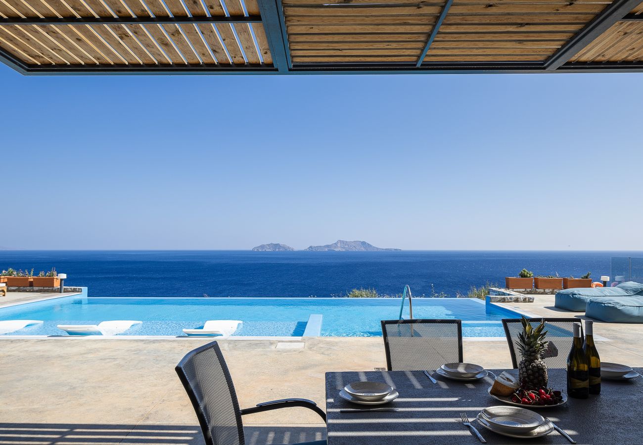 Villa in Rethymno - Seafront elegant villa,infinity pool &devine views