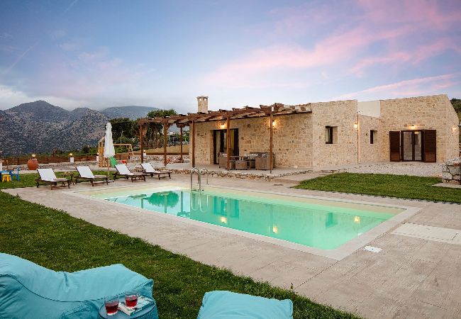 Villa in Melidoni - Unique Stonebuilt rural Retreat with private pool!