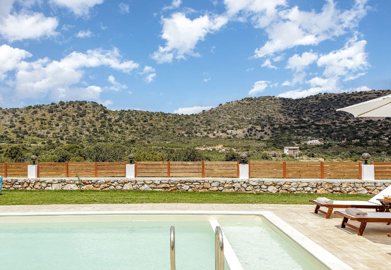 Villa in Melidoni - Unique Stonebuilt rural Retreat with private pool!