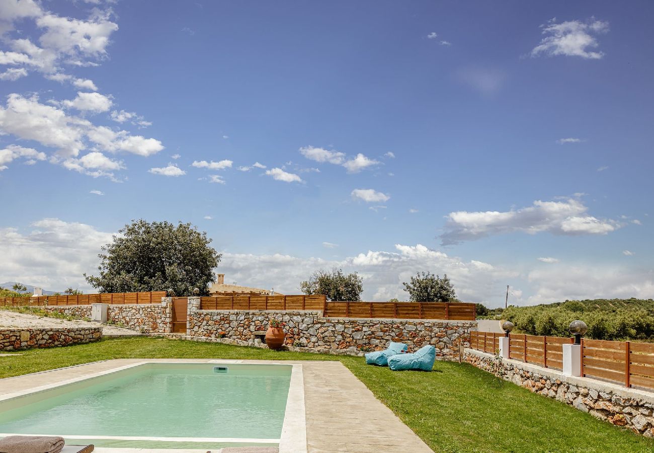 Villa in Melidoni - Unique Stonebuilt rural Retreat with private pool!