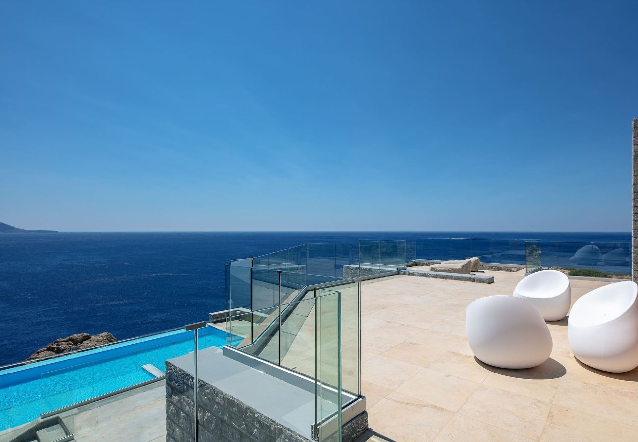 Villa in Rethymno - Stunning Seafront complex with 2 infinity pools!