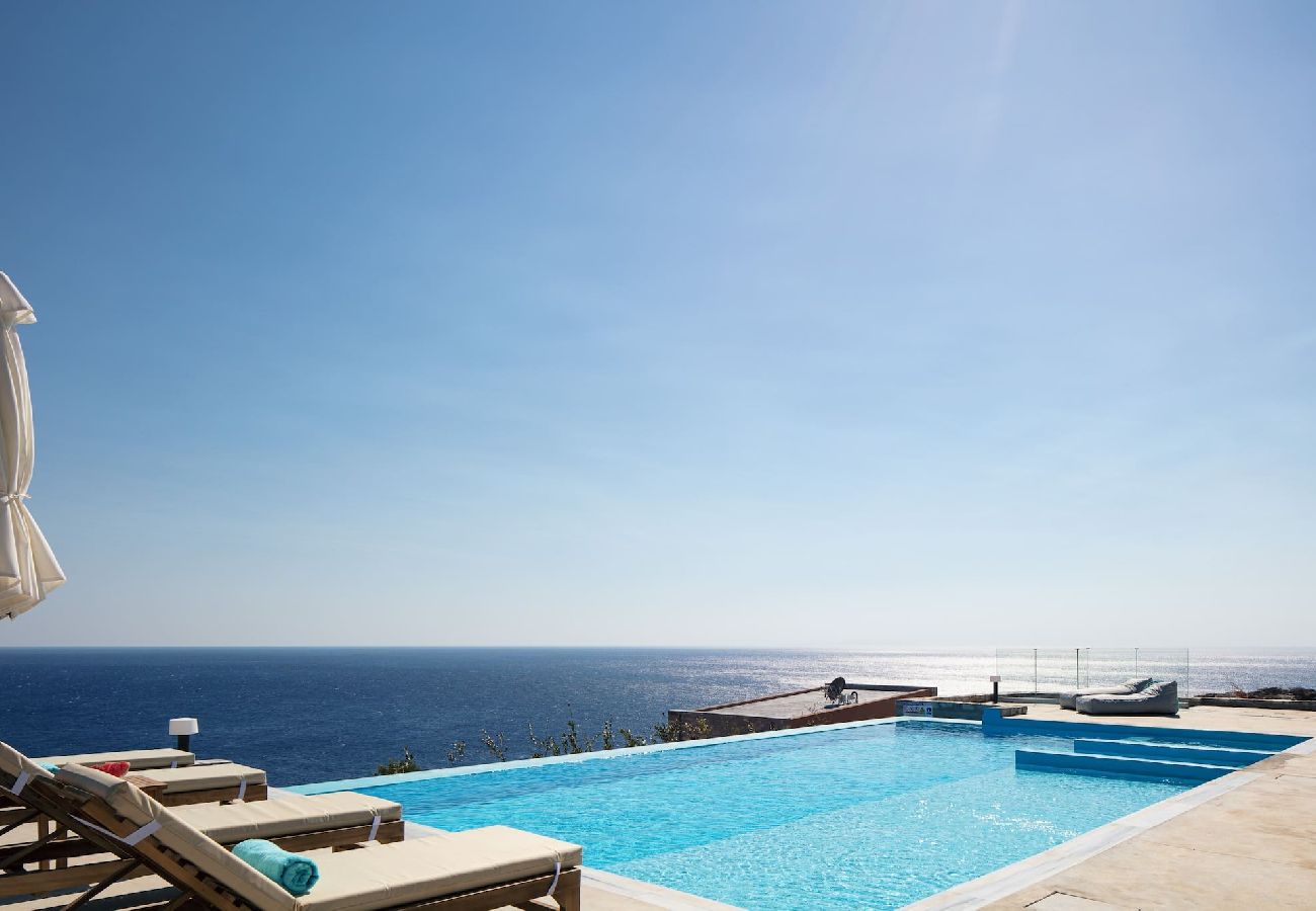 Villa in Rethymno - Stunning Seafront complex with 2 infinity pools!