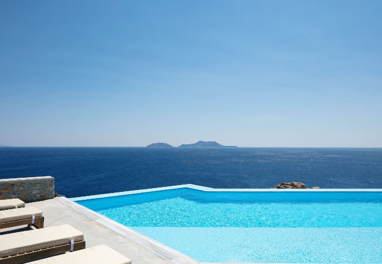 Villa in Rethymno - Stunning Seafront complex with 2 infinity pools!