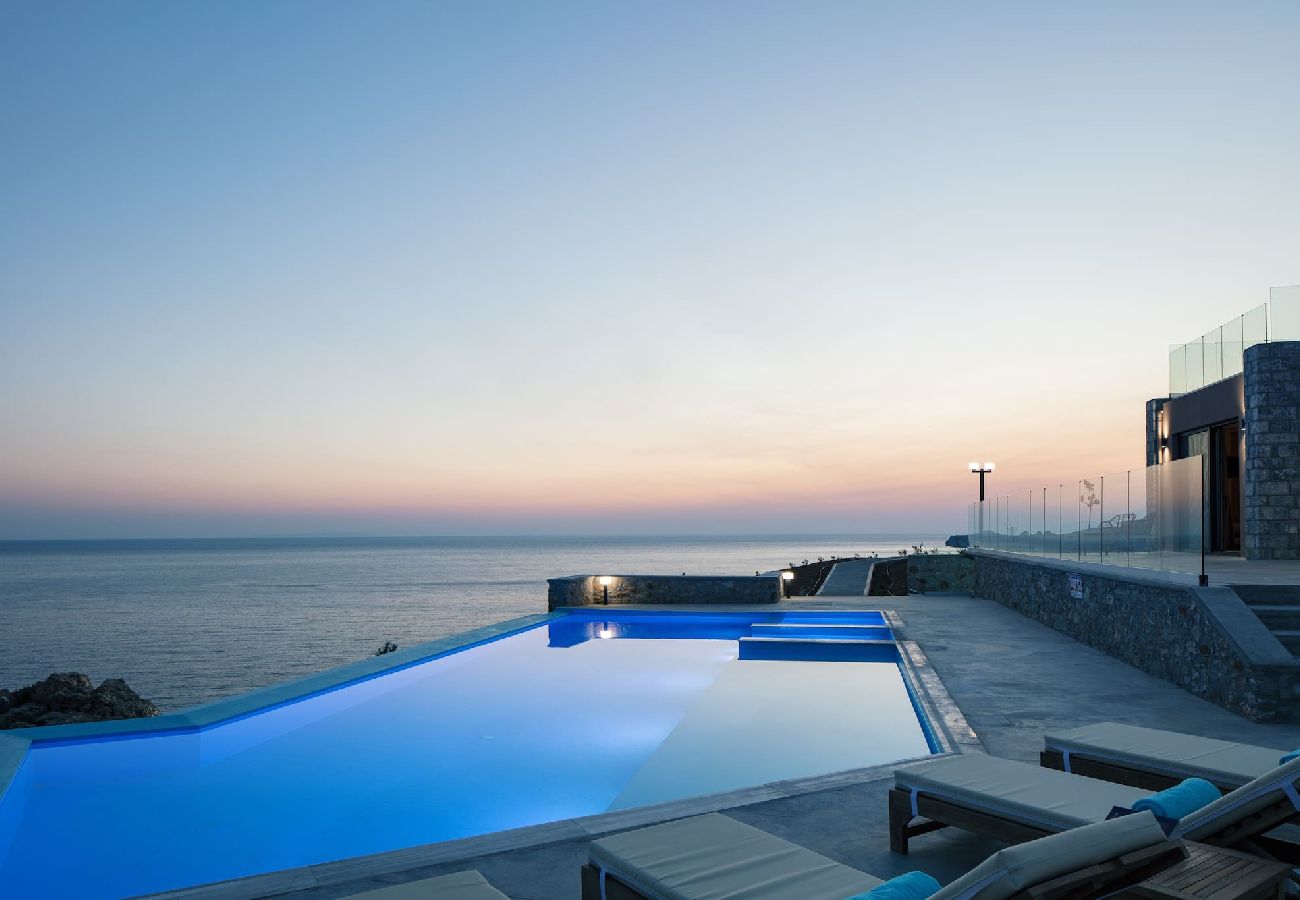 Villa in Rethymno - Stunning Seafront complex with 2 infinity pools!