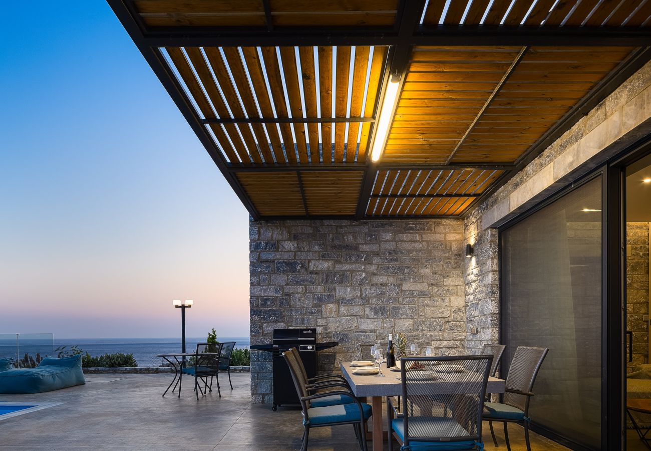 Villa in Rethymno - Stunning Seafront complex with 2 infinity pools!