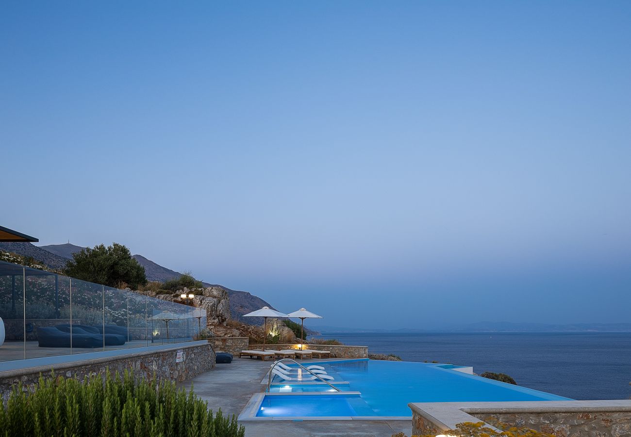 Villa in Rethymno - Stunning Seafront complex with 2 infinity pools!