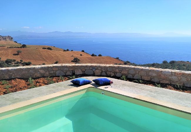 Villa in Agia Galini - Tranquil sea view villa with pool,2km from beach!