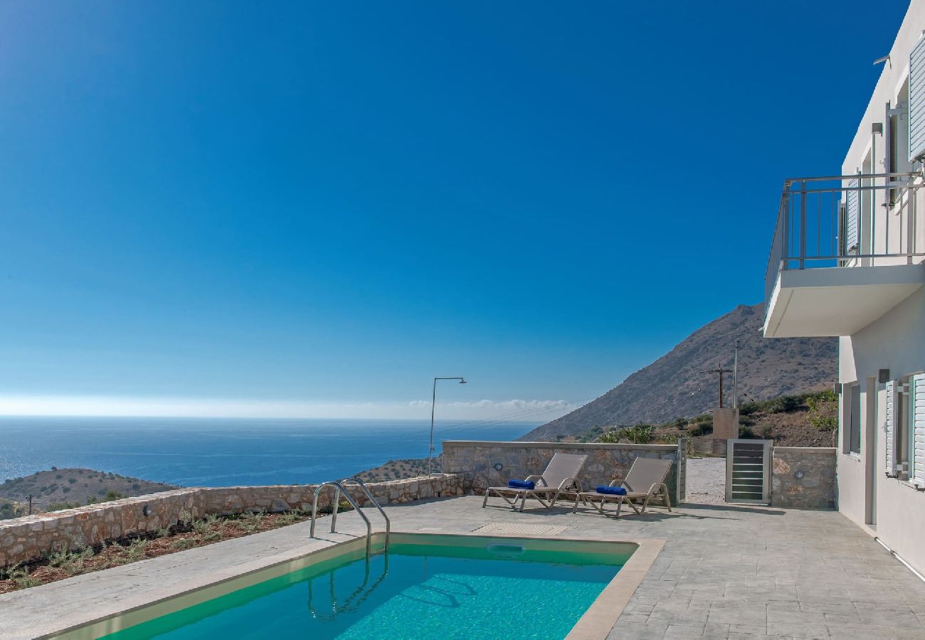 Villa in Agia Galini - Tranquil sea view villa with pool,2km from beach!