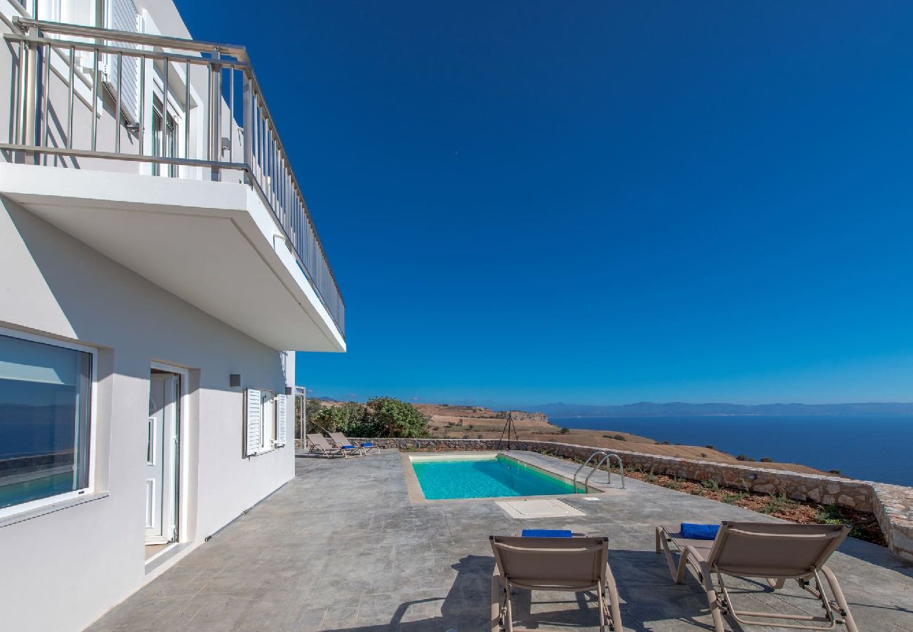 Villa in Agia Galini - Tranquil sea view villa with pool,2km from beach!