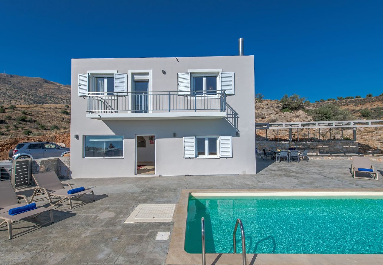 Villa in Agia Galini - Tranquil sea view villa with pool,2km from beach!