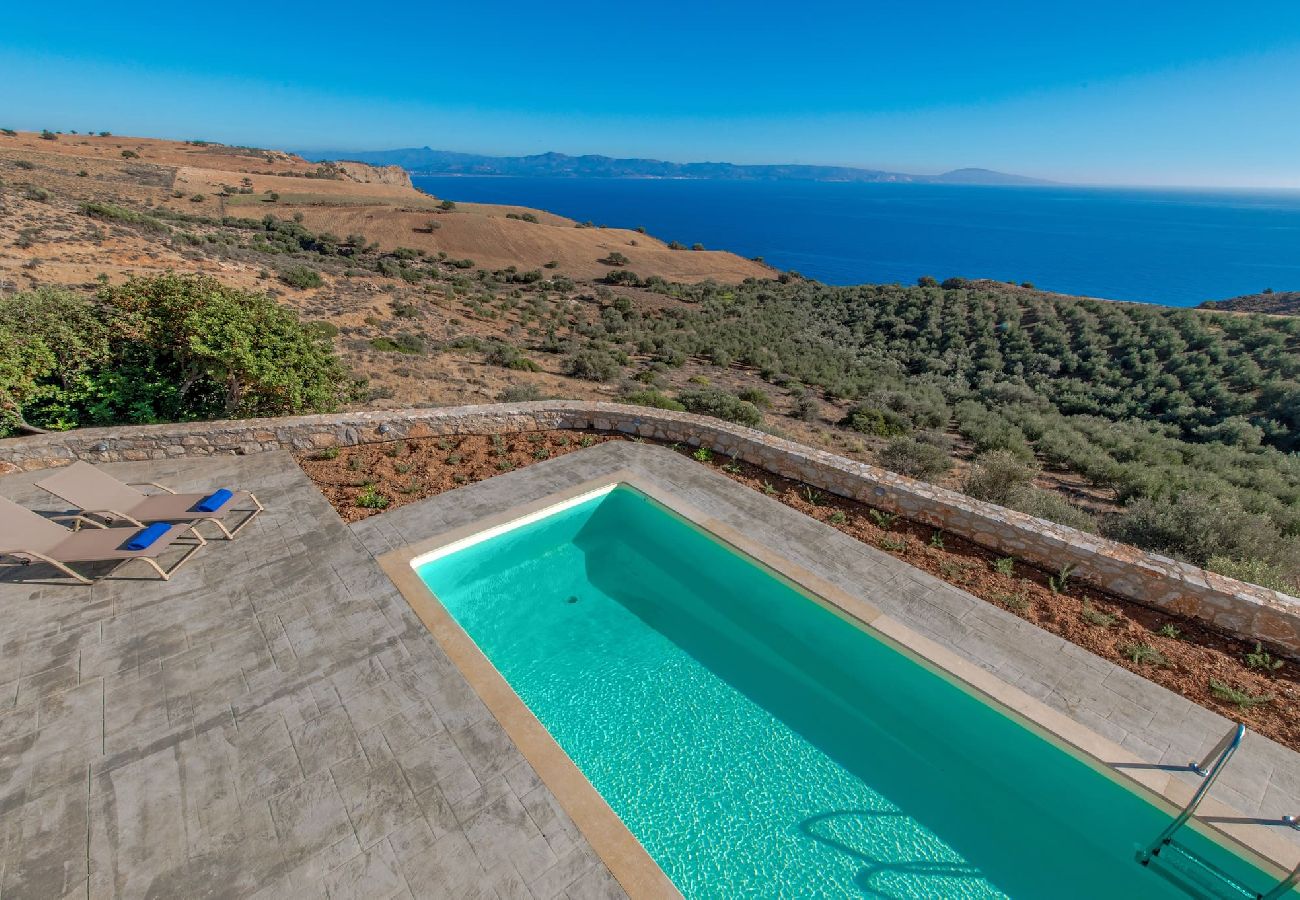 Villa in Agia Galini - Tranquil sea view villa with pool,2km from beach!