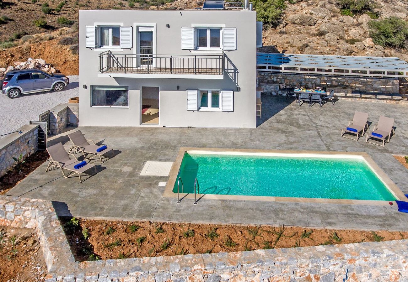 Villa in Agia Galini - Tranquil sea view villa with pool,2km from beach!