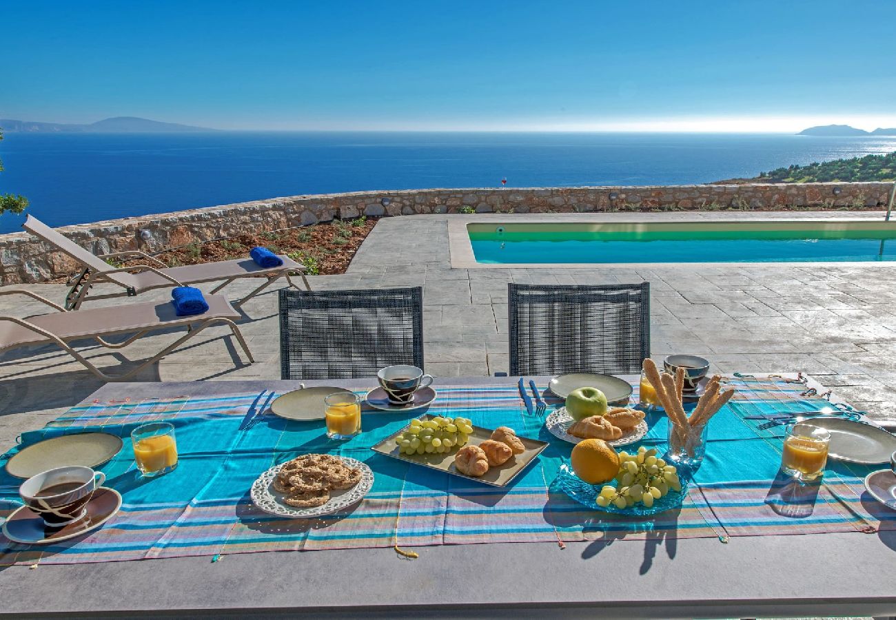 Villa in Agia Galini - Tranquil sea view villa with pool,2km from beach!