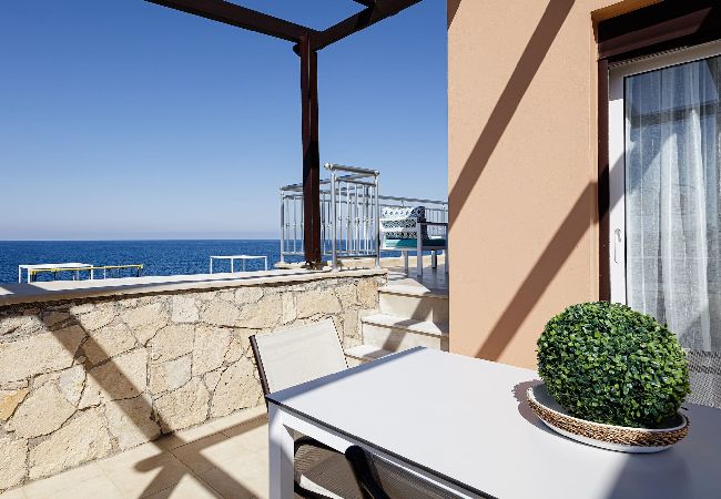 Apartment in Panormo - Modern seaside house, everything on foot!