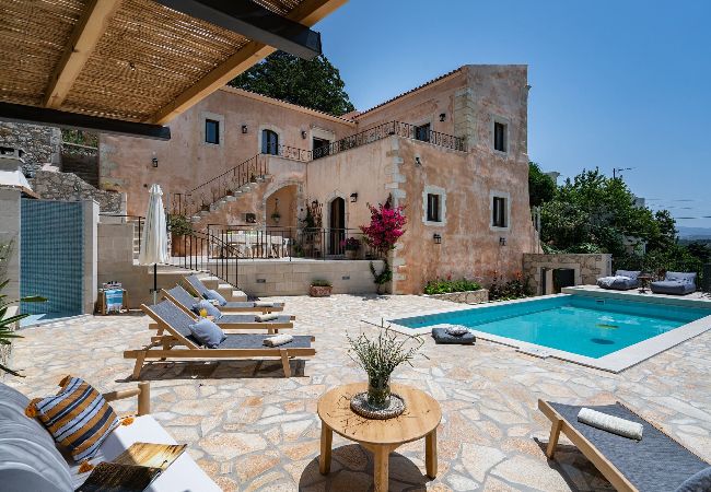 Villa in Armeni - Butterfly, a historical villa with pool & hot tub!