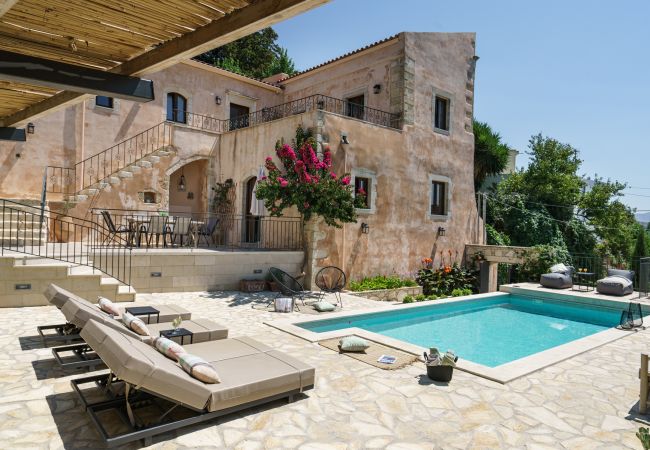 Villa in Armeni - Butterfly, a historical, fairytale-style, villa with pool & hot tub!