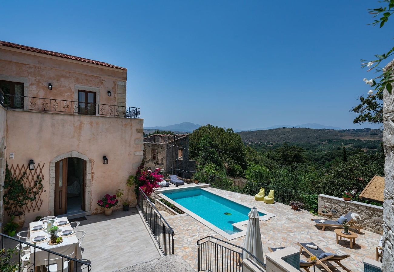 Villa in Armeni - Butterfly, a historical villa with pool & hot tub!