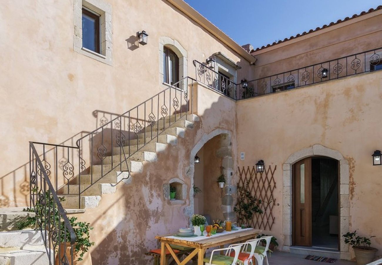 Villa in Armeni - Butterfly, a historical villa with pool & hot tub!