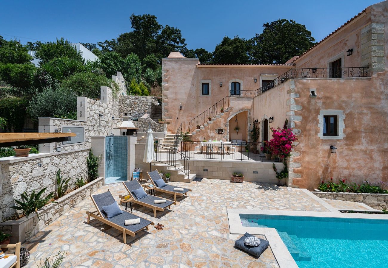 Villa in Armeni - Butterfly, a historical villa with pool & hot tub!